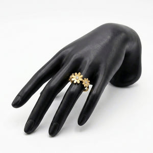 Matte Gold Daisy Flower Cluster Ring